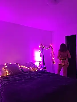 Snapshot of Ellie-L-Elizabeth chatting on October 18, 2025, 4:47 am Ellie-L-Elizabeth online show from October 18, 2025, 4:47 am