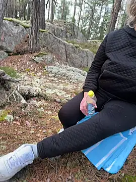 Snapshot of Andreashow chatting on October 19, 2025, 2:20 pm Andreashow online show from October 19, 2025, 2:20 pm