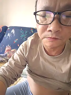 AlfredCornelius online show from December 21, 2025, 2:57 am