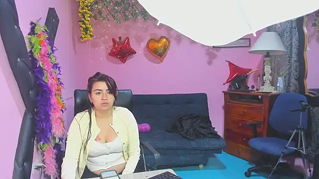 lesbiancuple online show from March 12, 2026, 11:47 am