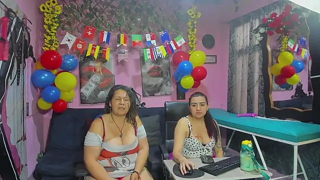 Snapshot of lesbiancuple chatting on June 22, 2026, 12:13 pm lesbiancuple online show from June 22, 2026, 12:13 pm