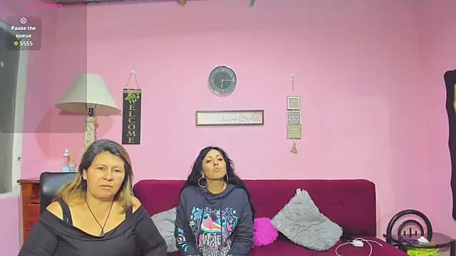 lesbiancuple online show from September 14, 2025, 11:16 pm