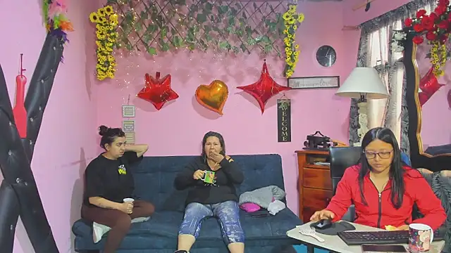 lesbiancuple online show from March 21, 2026, 12:31 pm
