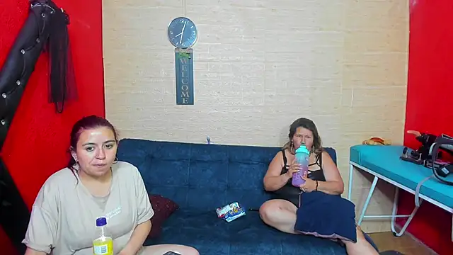 lesbiancuple online show from September 24, 2025, 1:02 am