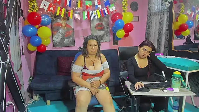 Snapshot of lesbiancuple chatting on June 20, 2026, 12:10 pm lesbiancuple online show from June 20, 2026, 12:10 pm