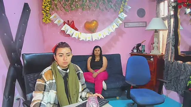 lesbiancuple online show from March 9, 2026, 11:58 am