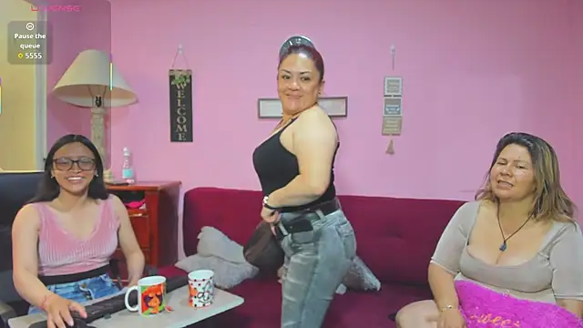 lesbiancuple online show from October 11, 2025, 1:01 pm