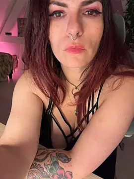 LunaMoongirl online show from June 6, 2026, 11:10 pm