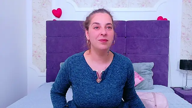 Snapshot of KarinaNoir chatting on May 7, 2026, 4:17 am KarinaNoir online show from May 7, 2026, 4:17 am