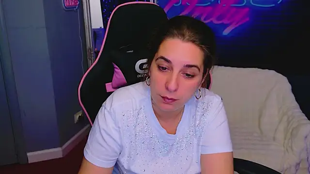 KarinaNoir online show from July 31, 2026, 4:12 am