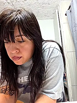 AriannaPena online show from November 16, 2025, 10:02 pm