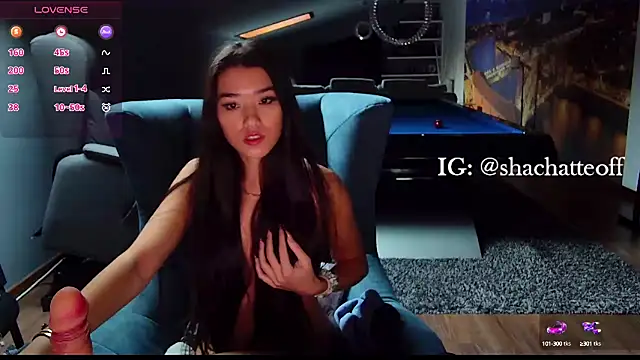 Snapshot of shachatteof chatting on October 15, 2025, 8:33 am shachatteof online show from October 15, 2025, 8:33 am