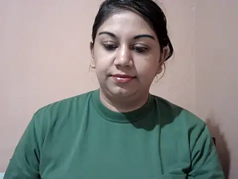 bellachow10 online show from May 6, 2026, 7:34 am