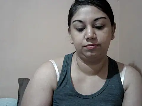 bellachow10 online show from May 5, 2026, 7:22 am
