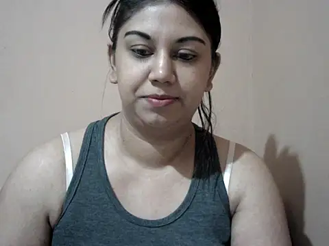 bellachow10 online show from April 22, 2026, 5:58 am