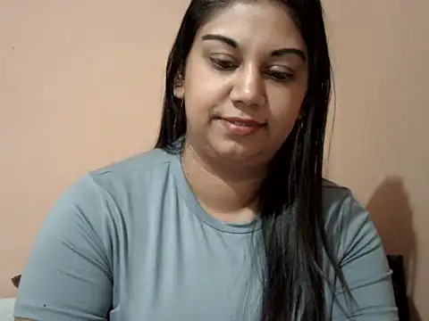 bellachow10 online show from May 12, 2026, 7:49 am