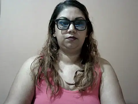 Snapshot of bellachow10 chatting on October 27, 2025, 7:31 am bellachow10 online show from October 27, 2025, 7:31 am