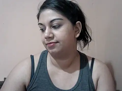 bellachow10 online show from May 7, 2026, 7:56 am