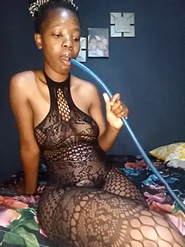 Snapshot of SheisBlacq chatting on October 8, 2025, 9:04 pm SheisBlacq online show from October 8, 2025, 9:04 pm