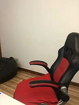 Snapshot of kayortiiz chatting on February 22, 2026, 6:31 pm kayortiiz online show from February 22, 2026, 6:31 pm