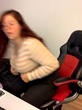 kayortiiz online show from October 9, 2025, 9:15 pm