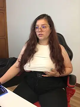 Snapshot of kayortiiz chatting on February 22, 2026, 12:13 am kayortiiz online show from February 22, 2026, 12:13 am