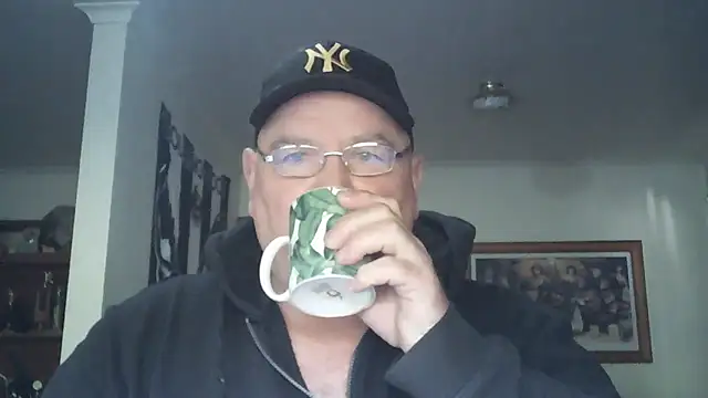 Snapshot of HOTANAL chatting on November 10, 2025, 10:04 pm HOTANAL online show from November 10, 2025, 10:04 pm