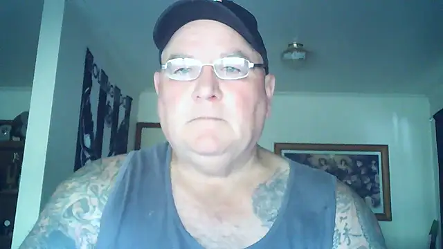 Snapshot of HOTANAL chatting on December 13, 2025, 11:00 pm HOTANAL online show from December 13, 2025, 11:00 pm