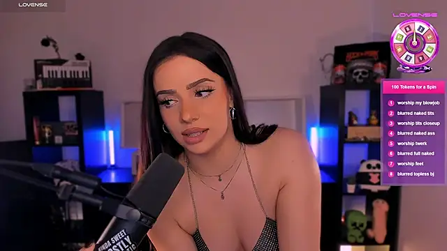 Snapshot of SofiRusselle chatting on November 30, 2025, 6:09 pm SofiRusselle online show from November 30, 2025, 6:09 pm