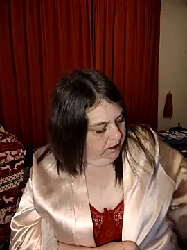 HouseWifeWhore Milf online show from May 1, 2026, 11:10 pm