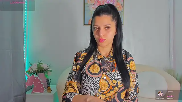 Snapshot of Sarabecker chatting on May 17, 2026, 8:47 am Sarabecker online show from May 17, 2026, 8:47 am