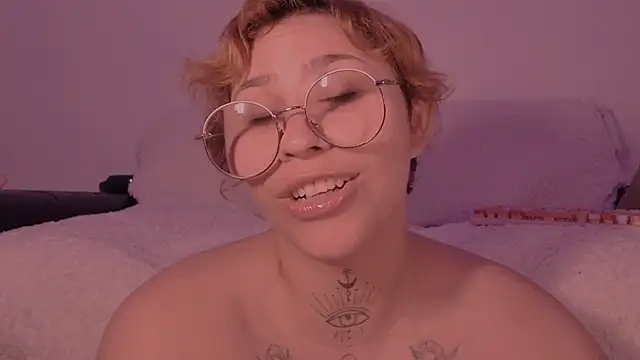 Lilmuh  online show from April 9, 2026, 6:19 am