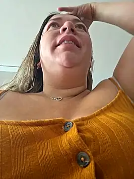 Snapshot of isabella_rossse chatting on October 22, 2025, 12:37 pm isabella rossse online show from October 22, 2025, 12:37 pm