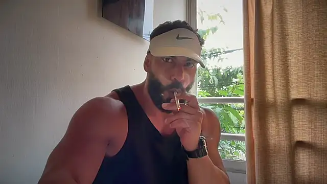 romeolovedark online show from May 6, 2026, 12:31 pm