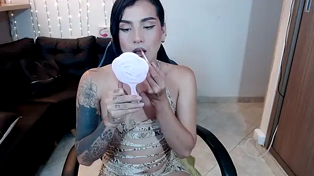 Snapshot of ximena22love chatting on October 14, 2025, 10:42 pm ximena22love online show from October 14, 2025, 10:42 pm