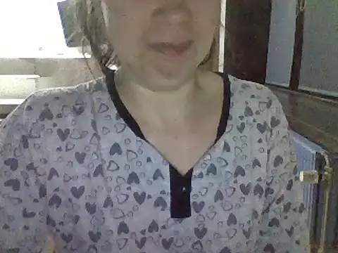 Snapshot of Moi_Lina chatting on October 17, 2025, 9:38 pm Moi Lina online show from October 17, 2025, 9:38 pm