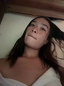 ShinningEthene online show from March 6, 2026, 4:18 am