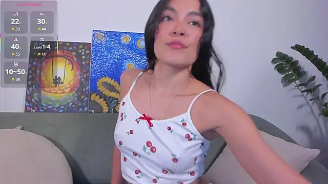 TIFFANYRUSSO online show from March 13, 2026, 6:51 am