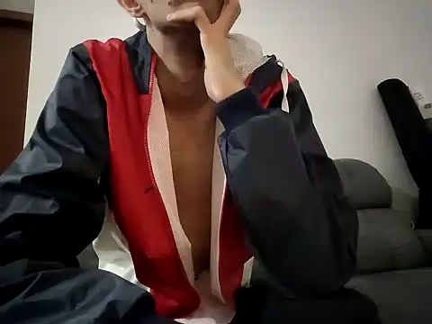 Snapshot of oliverboy_wink chatting on February 12, 2025, 4:33 am oliverboy wink online show from February 12, 2025, 4:33 am