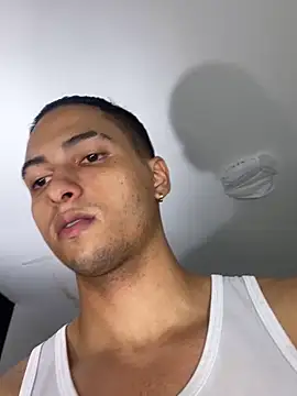 Snapshot of Kris_Khalifa69 chatting on January 4, 2025, 4:54 am Kris Khalifa69 online show from January 4, 2025, 4:54 am