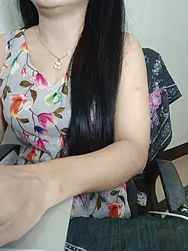 Snapshot of Chanchal--Navya chatting on July 17, 2026, 6:05 pm Chanchal--Navya online show from July 17, 2026, 6:05 pm