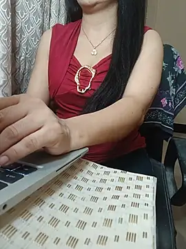 Snapshot of Chanchal--Navya chatting on August 6, 2026, 6:25 pm Chanchal--Navya online show from August 6, 2026, 6:25 pm