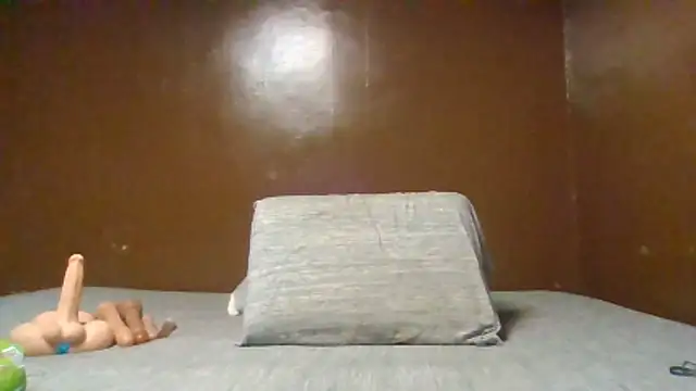 Heavenskyyee online show from May 17, 2026, 2:06 pm