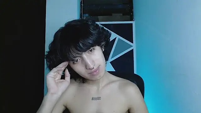 littlextreme online show from May 4, 2026, 4:27 am