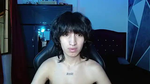 littlextreme online show from August 4, 2026, 3:55 am