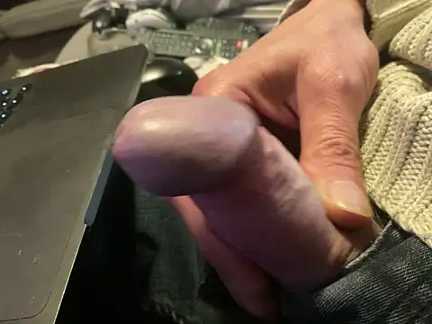 juicyprecumboy online show from April 1, 2026, 11:34 pm