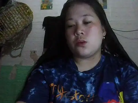 hotsexylyn online show from November 13, 2025, 7:01 am