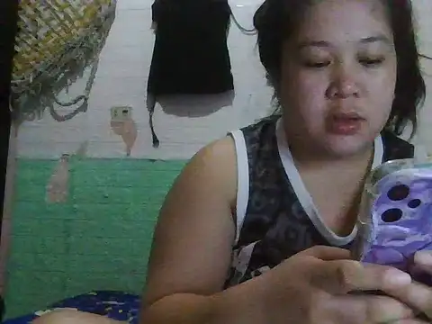 hotsexylyn online show from October 25, 2025, 5:50 am