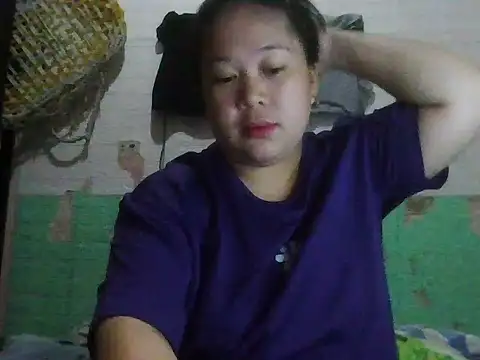 hotsexylyn online show from December 16, 2025, 4:39 am