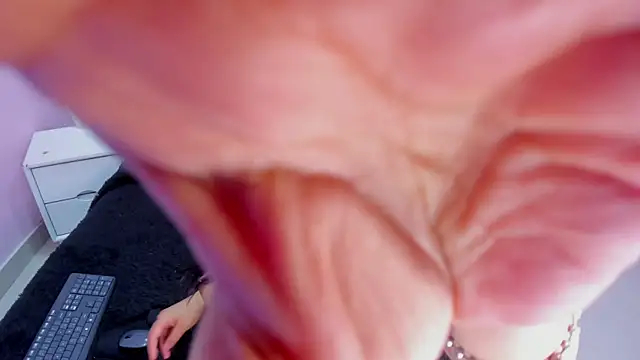 Snapshot of Kirara_22 chatting on October 17, 2025, 7:59 pm Kirara 22 online show from October 17, 2025, 7:59 pm